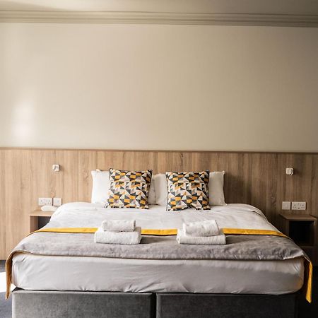 The Old Quarter Townhouse Hotel ลิเมอริค ภายนอก รูปภาพ