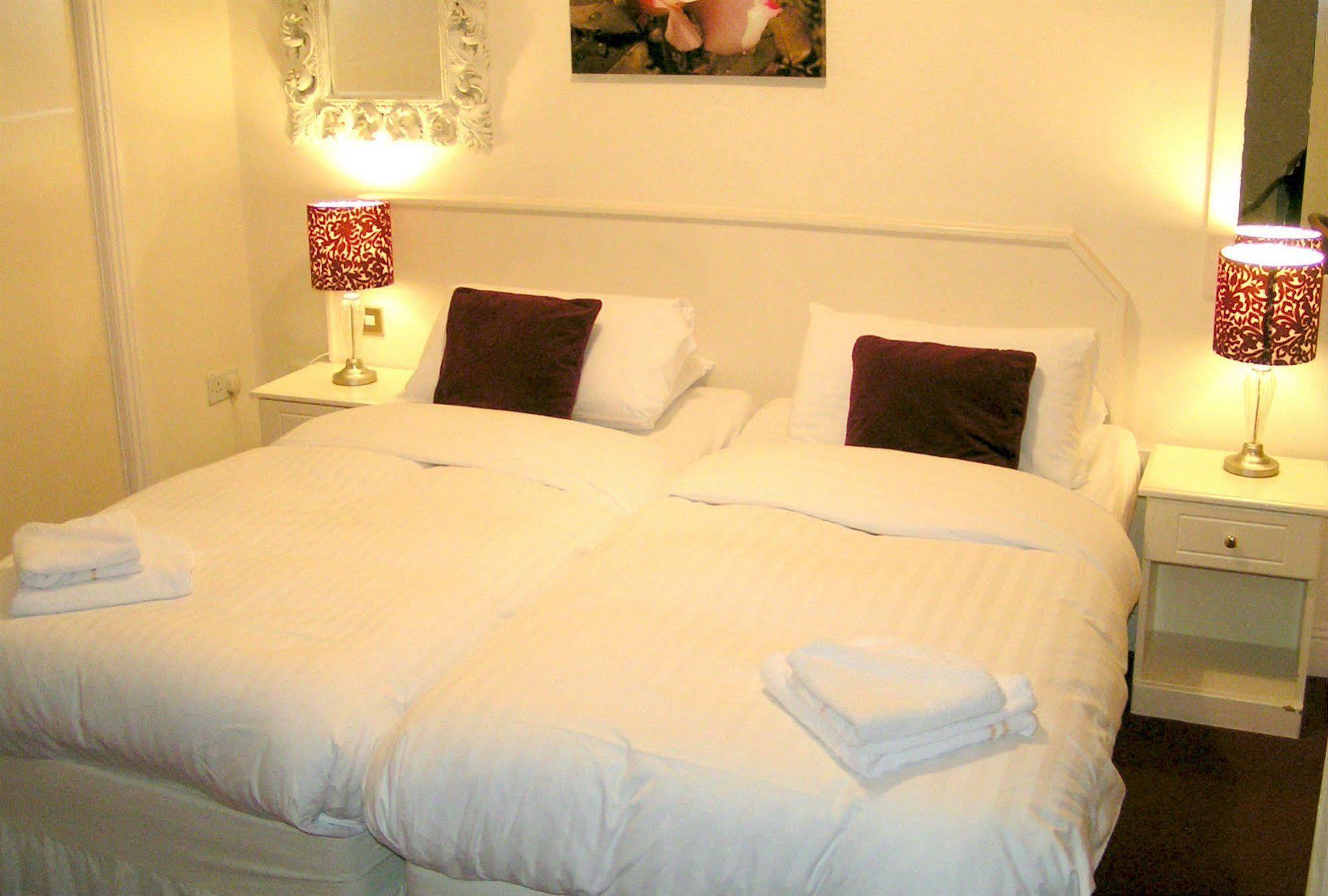 The Old Quarter Townhouse Hotel ลิเมอริค ภายนอก รูปภาพ